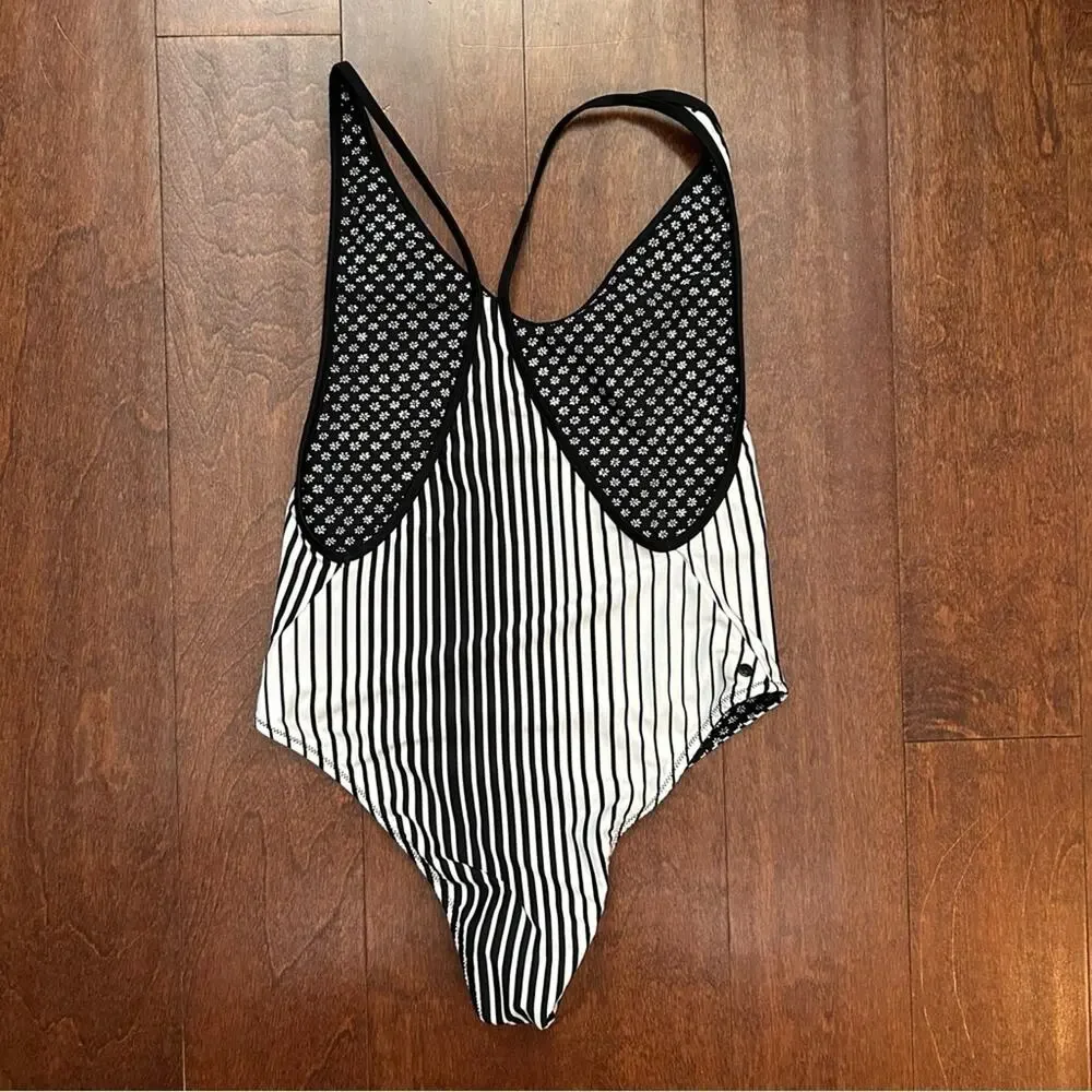 Volcom Reversible Striped Black and White Women’s One Piece, Size XS